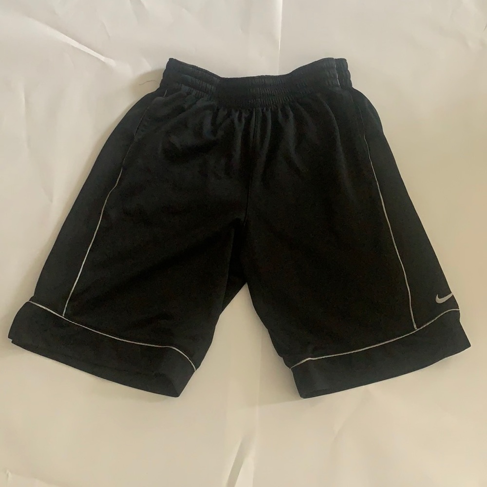 NIKE BASKETBALL SHORTS